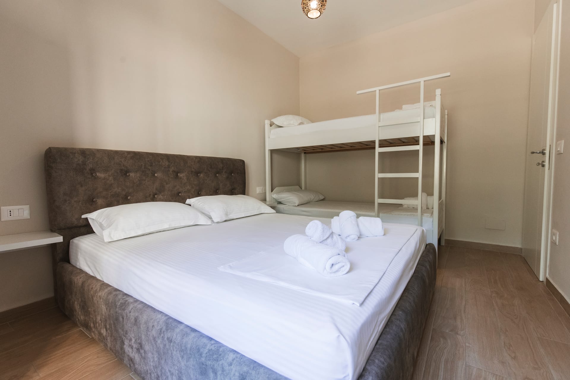 Family Apartment with Sea View - 4