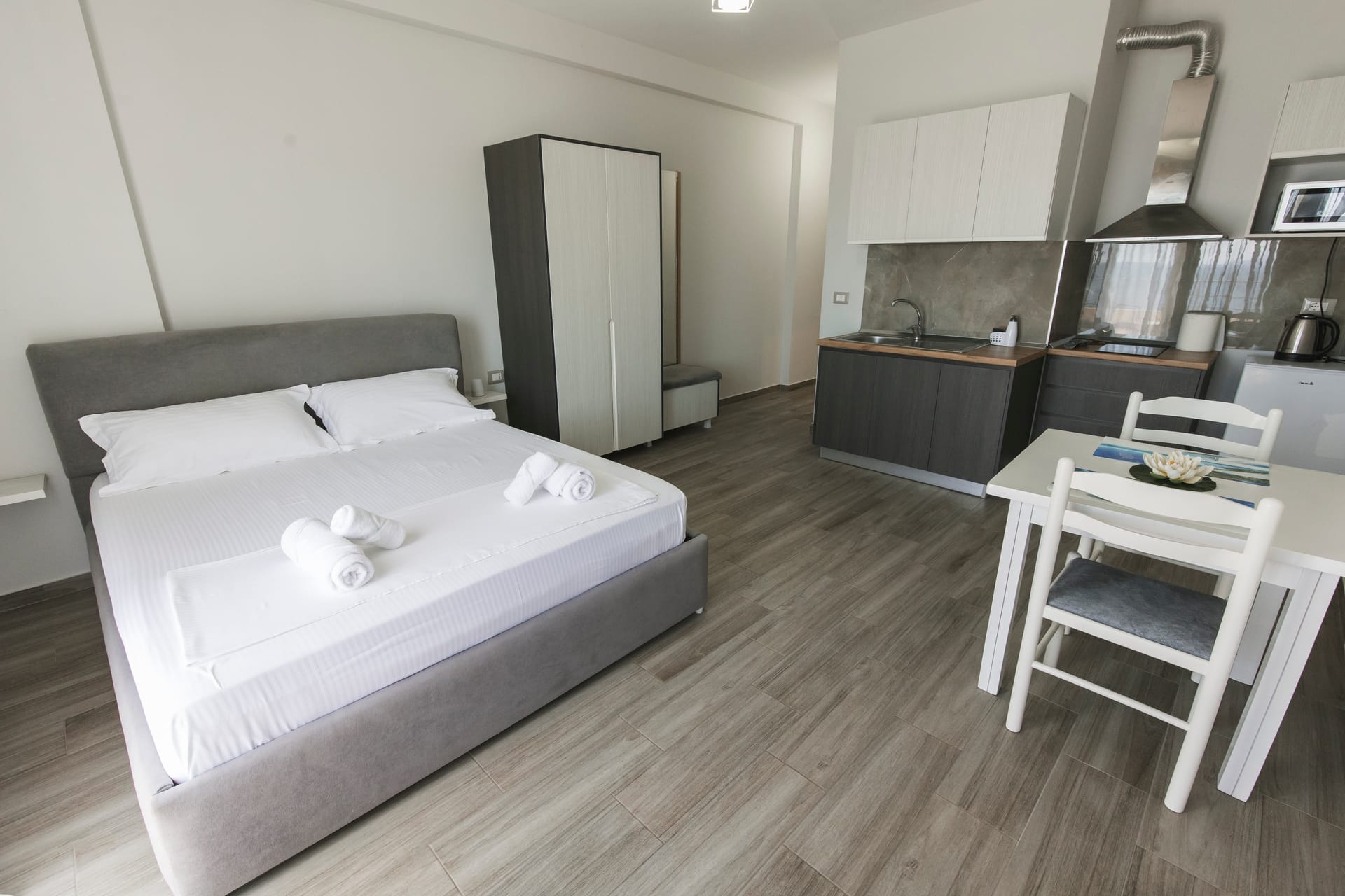 Double Room with Balcony and Sea View - 6